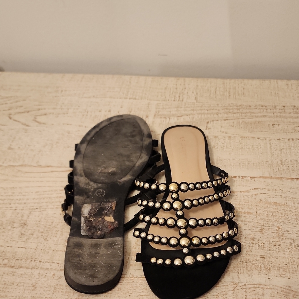 Le Chateau Black Sandals with Gold Accents Sz 8 - Picture 3 of 4